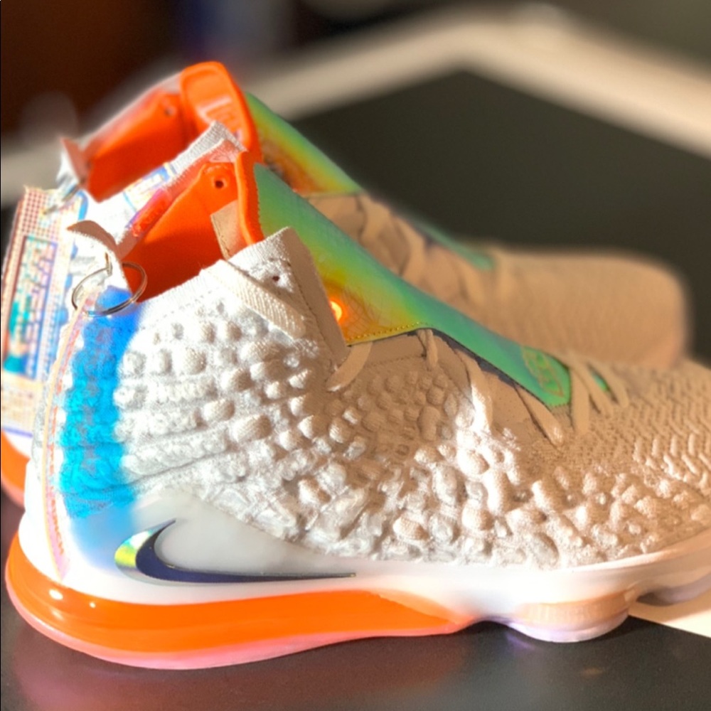 SOLD!!NIKE LEBRON 17 - Picture 1 of 8